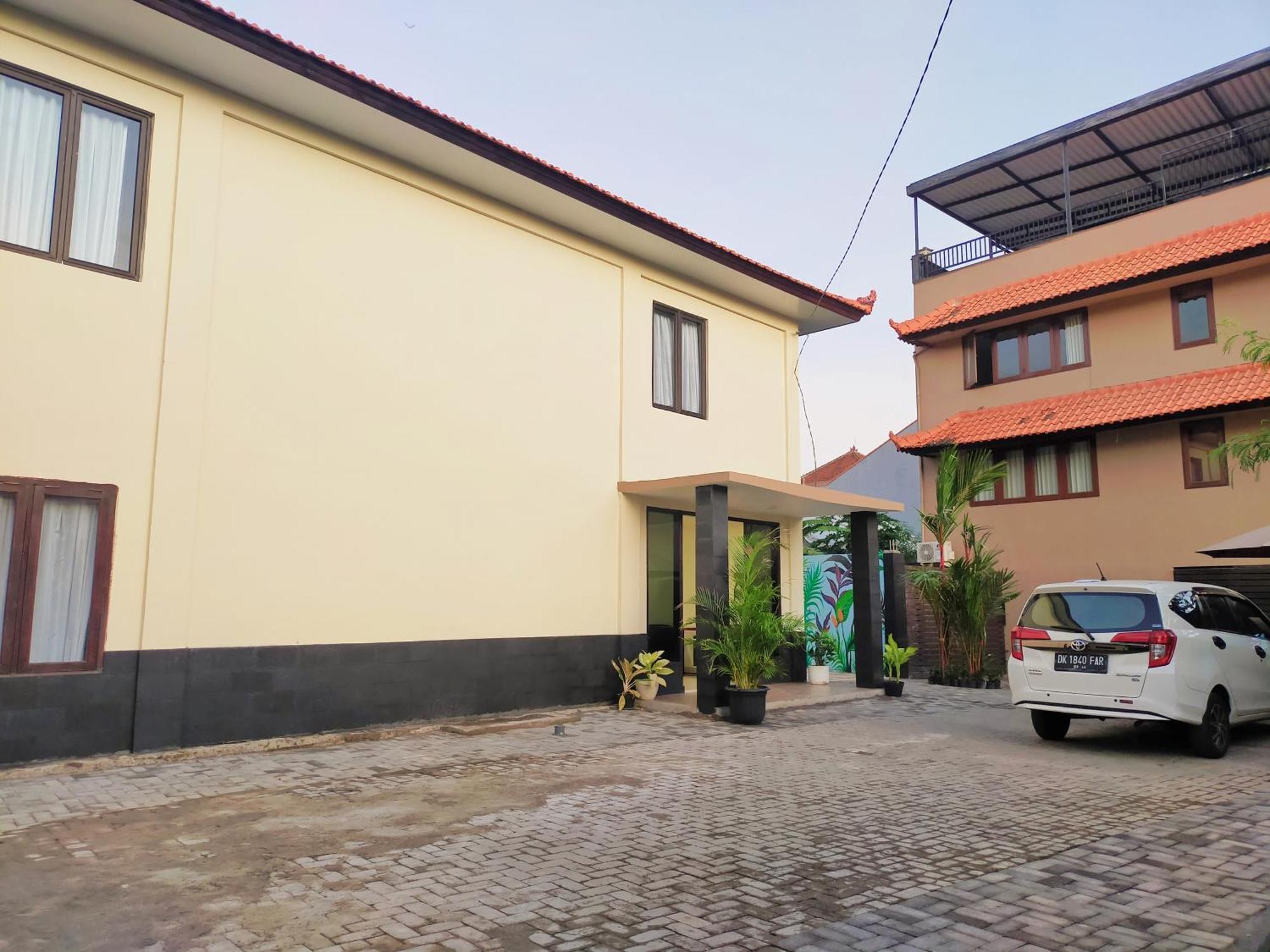 Carstenzs Kuta Homestay